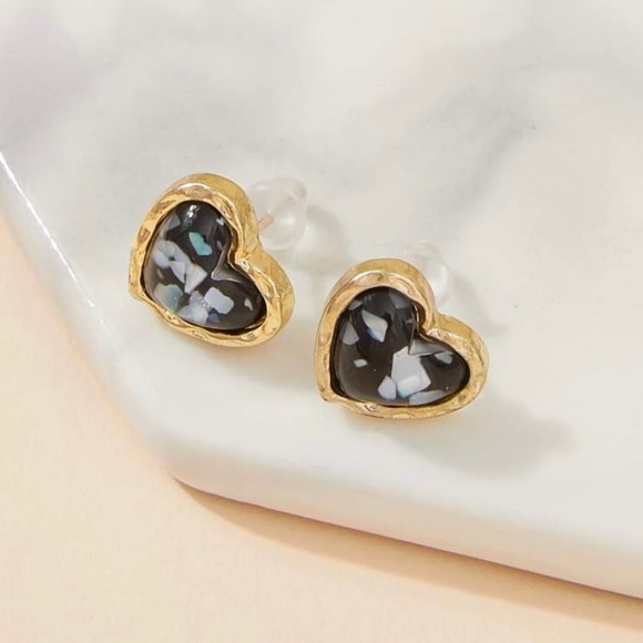“Seashell Shards” Black Hearts Iridescent Shell Flake Chip Ocean Romance Studs - Picture 6 of 15